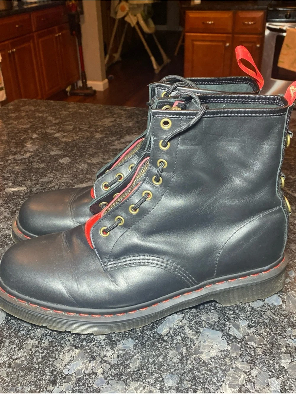 Dr. Martens sturdy black